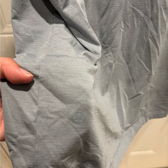 Lululemon Metal Vent Tech Polo Shirt Mens Gray Blue Golf Shirt Sz XL - Picture 3 of 3